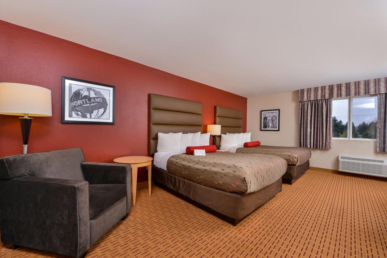 Clackamas Inn And Suites Exterior foto